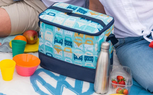 VW Collection T1 Bulli Motive Kühltasche 25 Liter 8 VW Collection T1 Bulli Motive Kühltasche 25 Liter – Bild 6