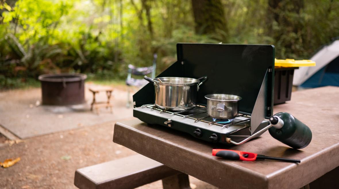 Campingutensilien Elegant Magasin -Campingutensilien Elegant Magasin Camping colman camp stove istock