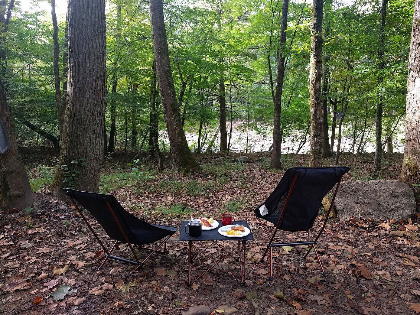 Campingutensilien Elegant Magasin -Campingutensilien Elegant Magasin easy camping food meals chairs river